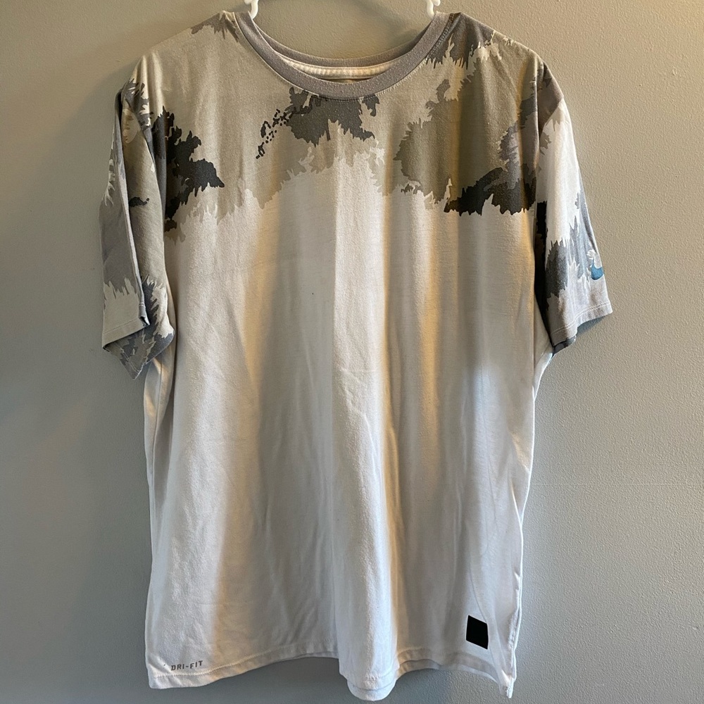 Nike Dri-Fit tee men’s size XL white and gray